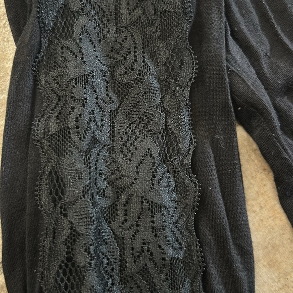 Apt. 9 Black Side wing Tunic with lace overlay sleeves - Picture 3 of 7